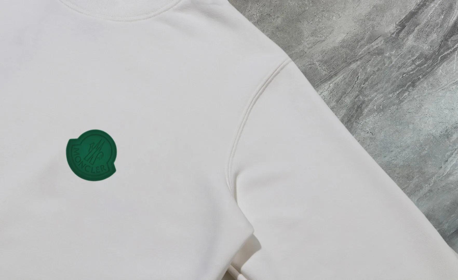 〖 𝐌𝐎𝐍𝐂𝐋𝐄𝐑~ 〗 440g ， 😎 ， ， Factory 2025 T ， ， Premium LOGO， Same Style ：Black White Size：S M L XL 2XL